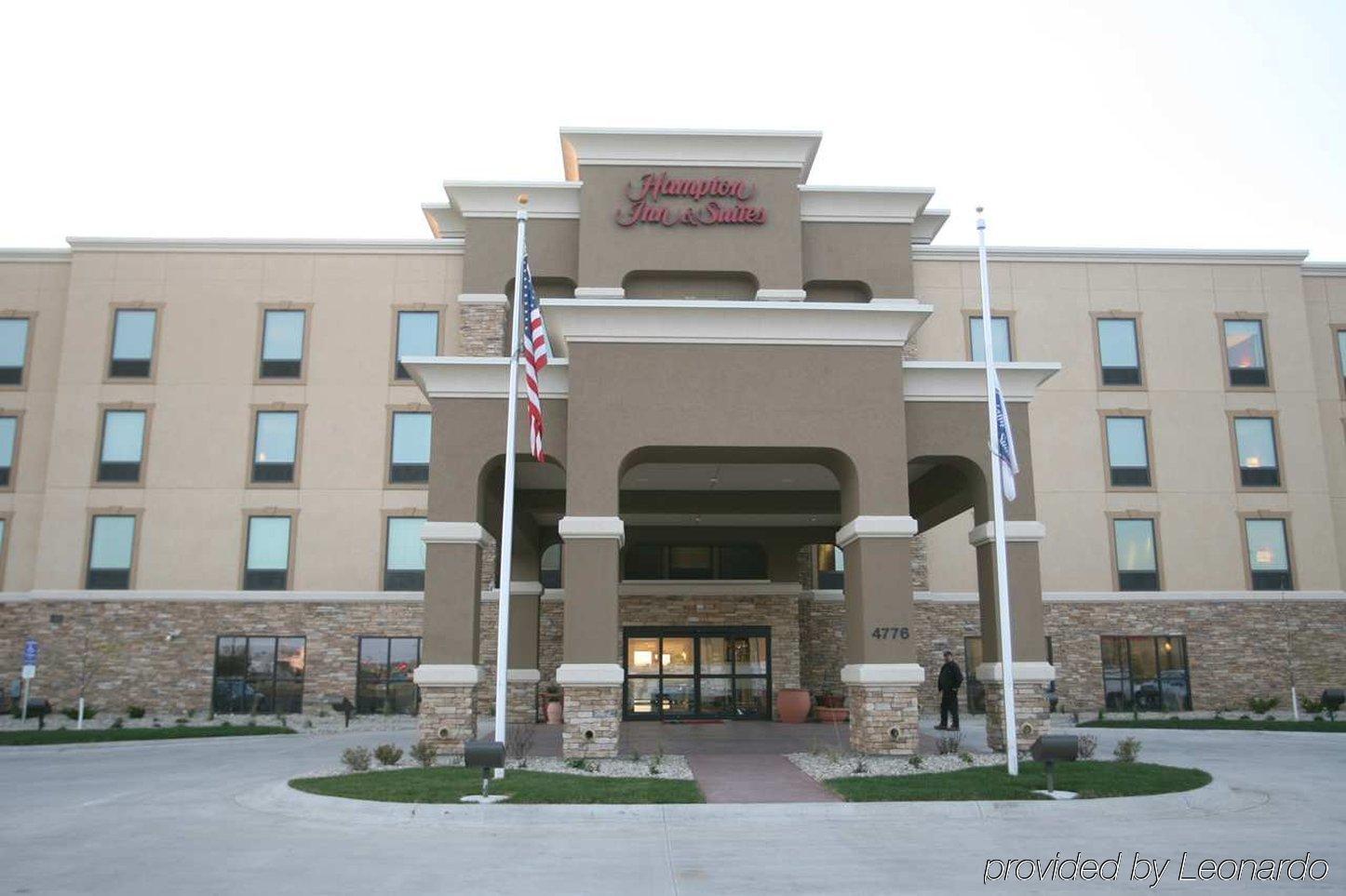 Hampton Inn & Suites Fargo Medical Center Exterior photo