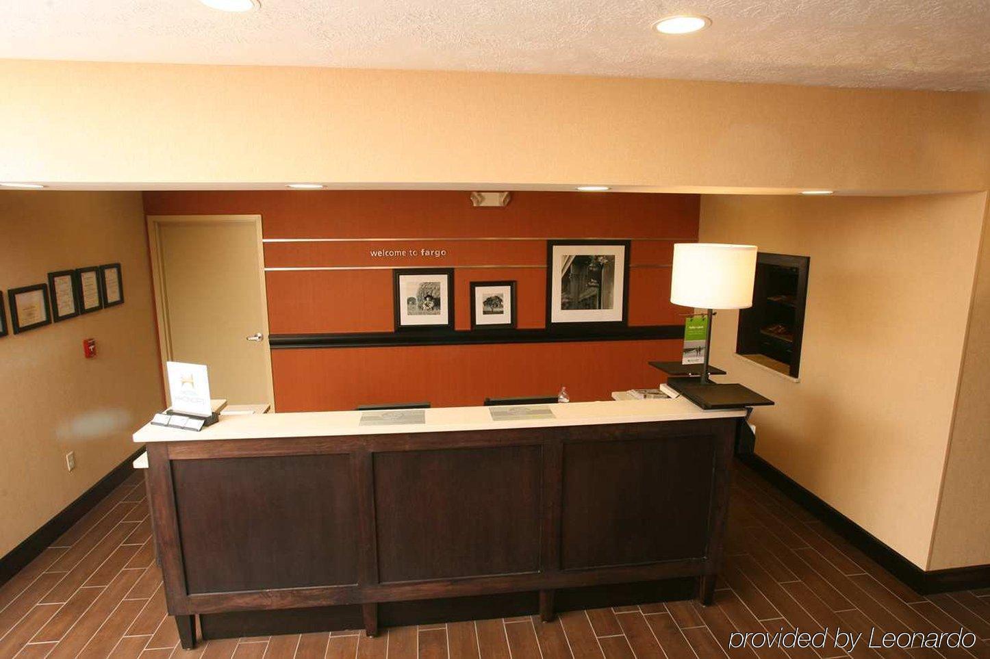 Hampton Inn & Suites Fargo Medical Center Interior photo